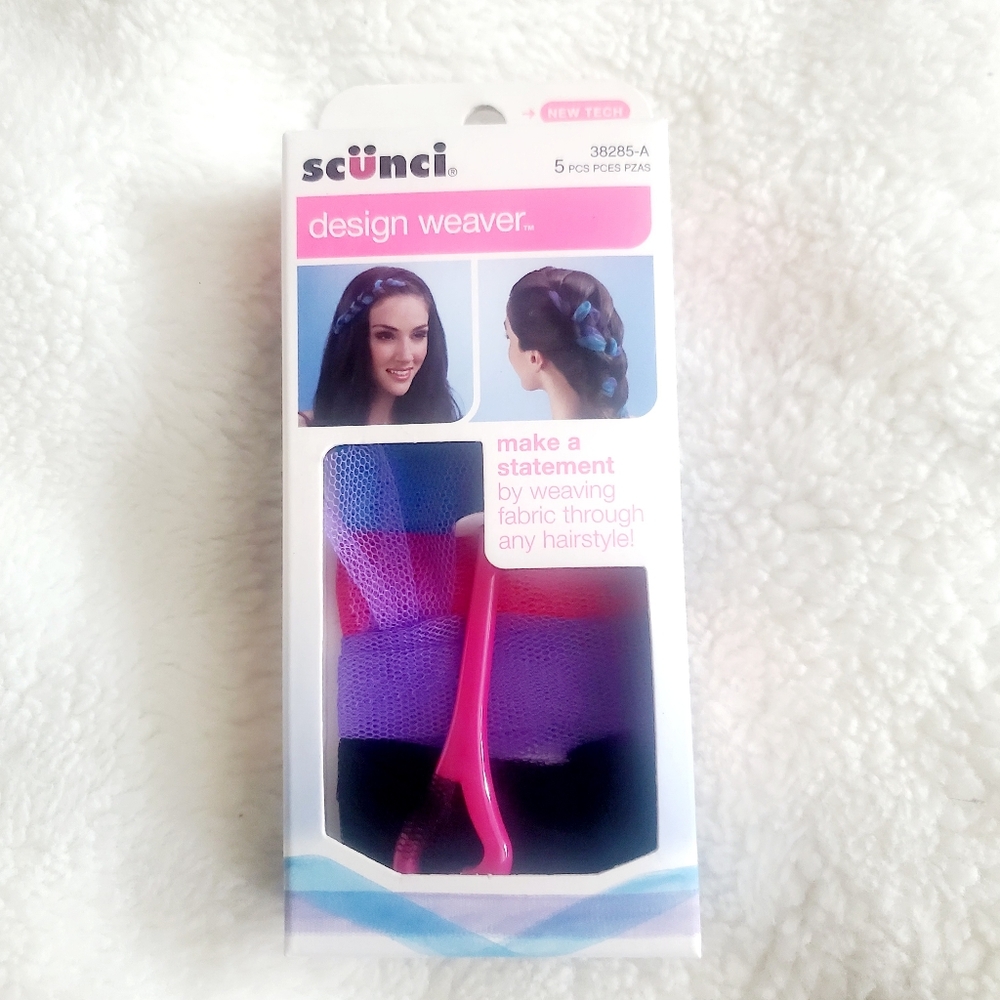 Scünci design hair weaver